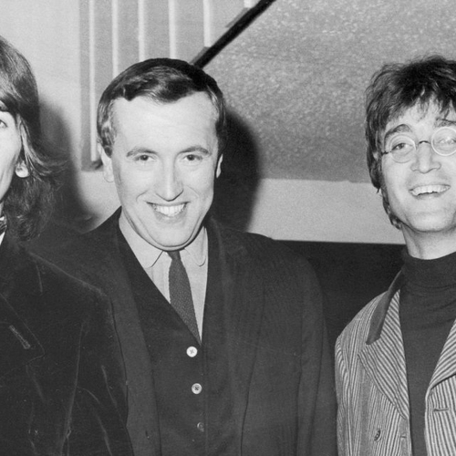 David Frost Vs S01E01: Lennon en McCartney op de biechtstoel