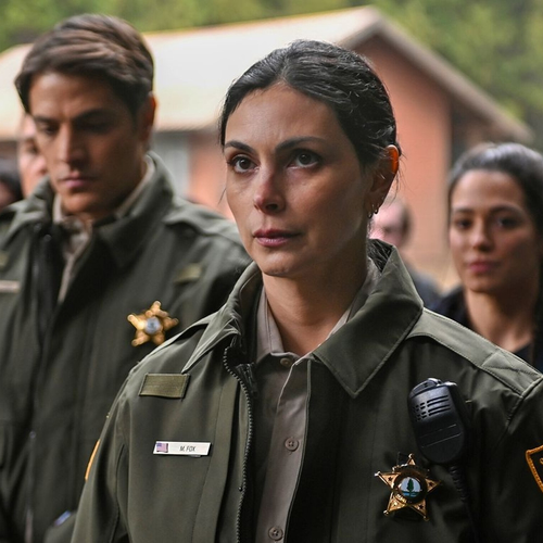 Sheriff Country: eerste blik op spin-off van Fire Country met Morena Baccarin
