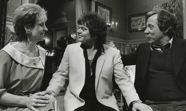 Afbeelding van De VARA zocht in de jaren tachtig naar ‘De gewone man’ en startte een comedy met volkszanger André Hazes