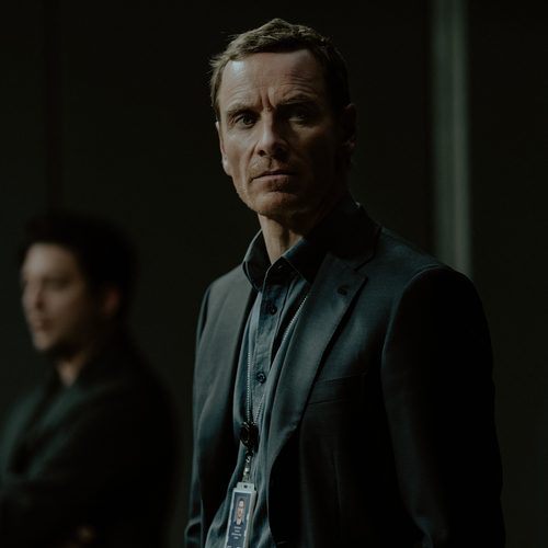 The Agency S01E01-02: Michael Fassbender als passieve spion