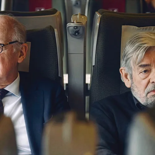 Maarten van Rossem over zijn treinreis met Philip Freriks: 'Zonder de cameraploeg had ik de reis niet overleefd'