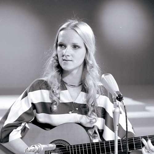 Een ode van Cornald Maas aan Tineke Schouten, de cabaretière die in zijn Volle zalen centraal staat