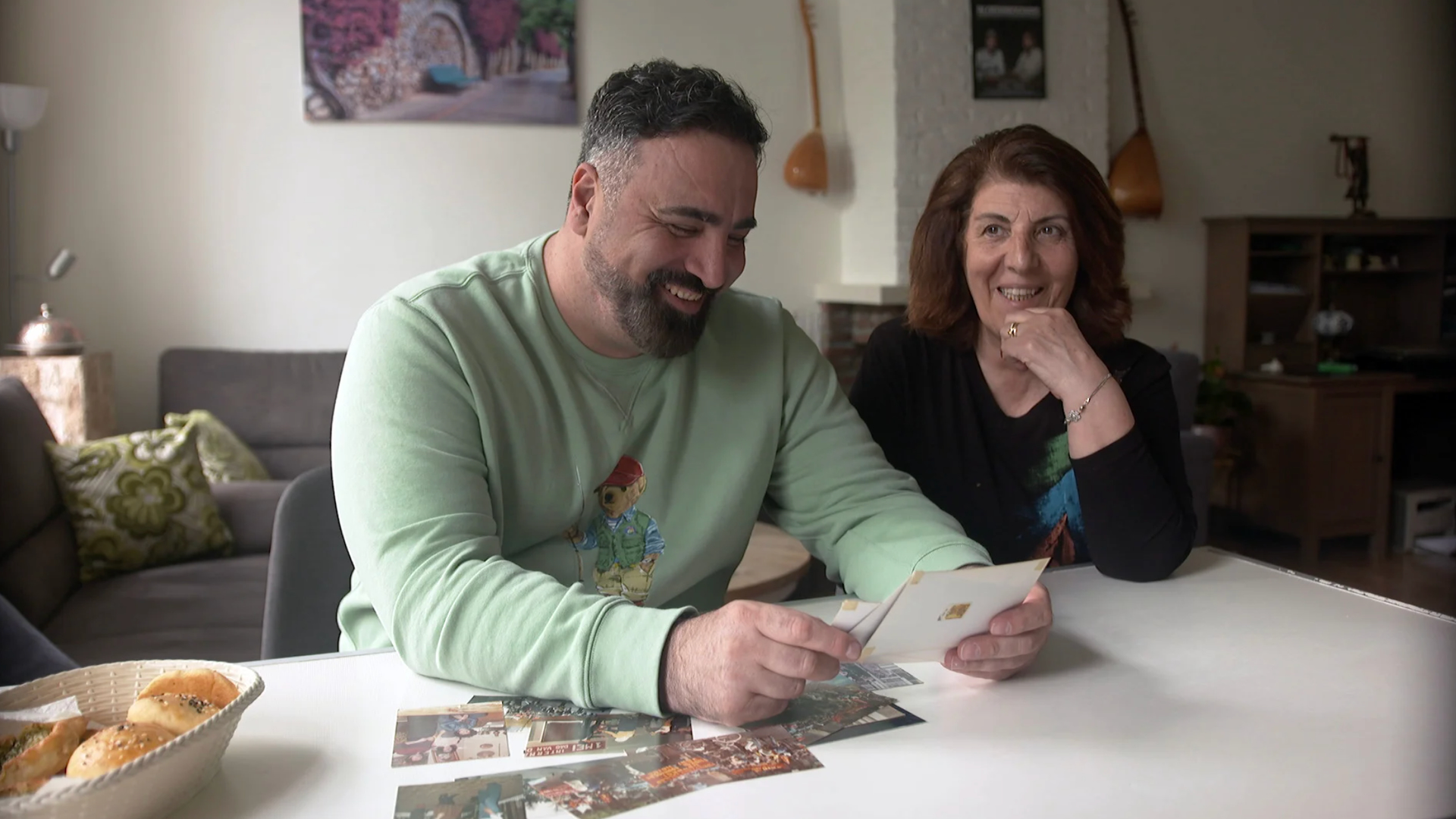 Sinan Can en zijn moeder