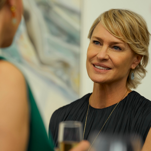 The Girlfriend: eerste blik op thrillerserie met Robin Wright
