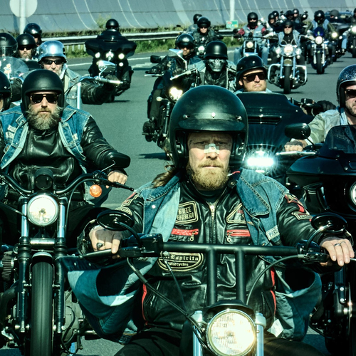 SUGA: Ride or Die S01: relatieproblemen tussen de motoren