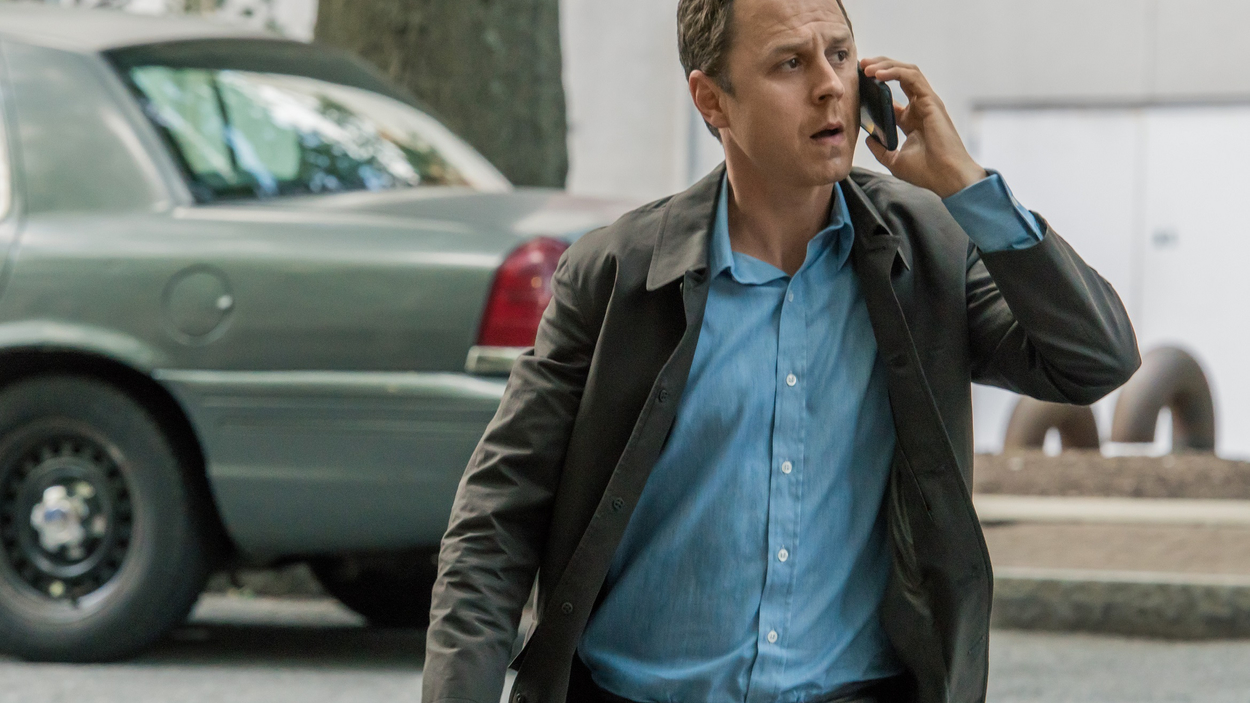 Sneaky Pete S03