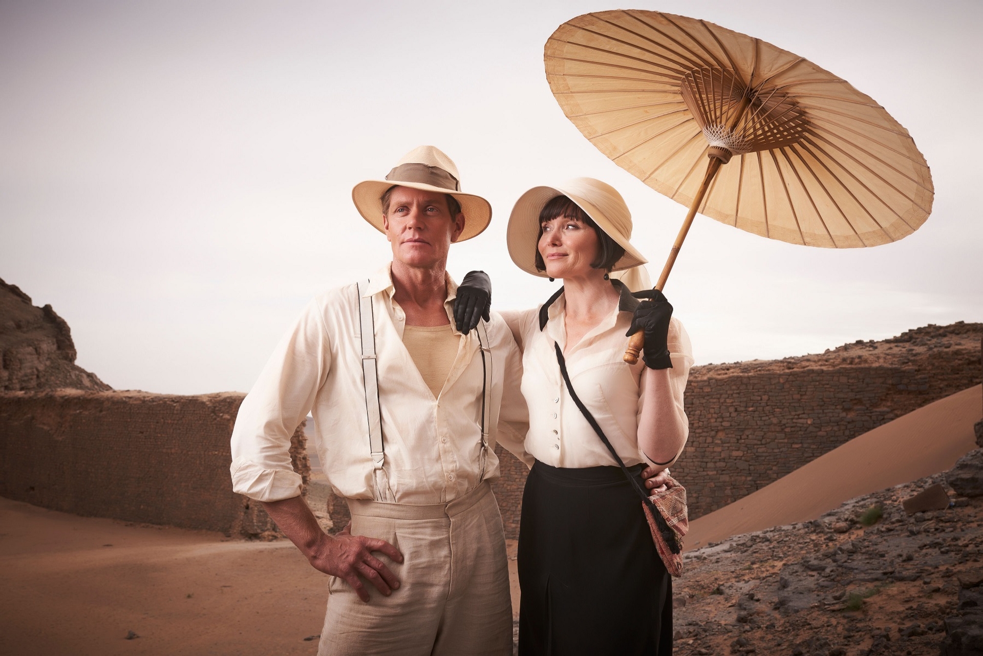 MFCT_S01_Essie Davies as Phryne and Nathan Page as Jack ©Every Cloud Productions & all3media international
