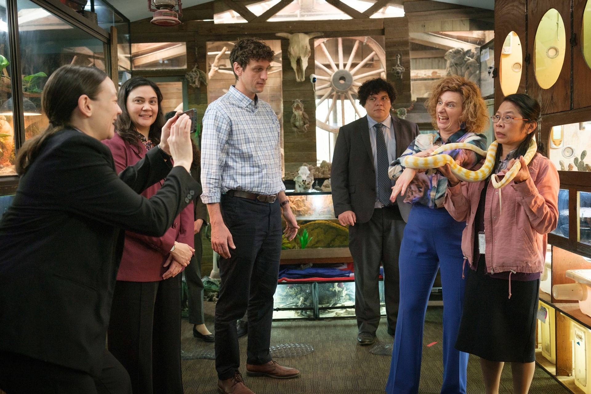 Ep7.21_TOA_JOHN_PLATT_46740108_Lizzie_Moyle__Greta_King_Nick_Fletcher_Martin_Katavake_Hannah_Howard_Tina_Kwong_(See_caption_sheet_for_full_caption)_at_Reptile_House_BBCS__Bunya_Entertainment_