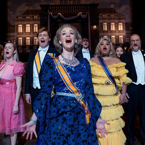 Koningshuis the Musical S01E01-03: scherpe satire in een theater vol stress