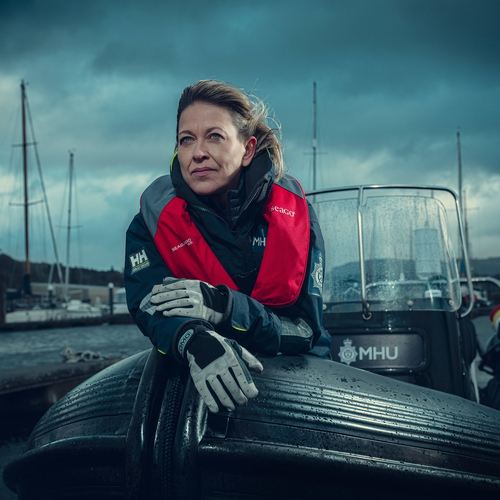 Annika S01: Nicola Walker overtuigt als cynische 'water-Baantjer'