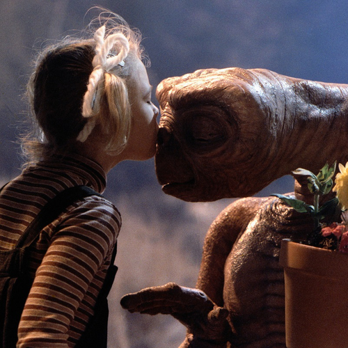 Kijktips voor het weekend: E.T. the Extra-Terrestrial, The Wives en Forrest Gump